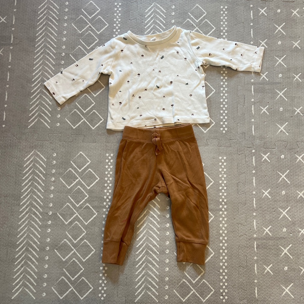 Soft organic cotton baby top and pants set